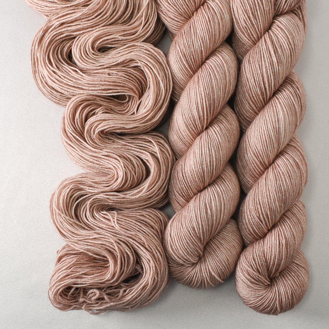 Salamanazar - Miss Babs Estrellita yarn