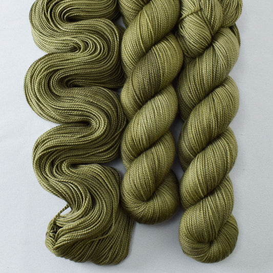 Salamander - Miss Babs Yummy 2-Ply superwash Merino wool yarn