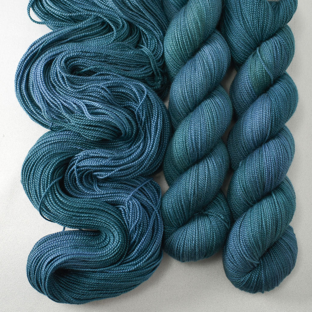Ships Passing - Miss Babs Avon yarn