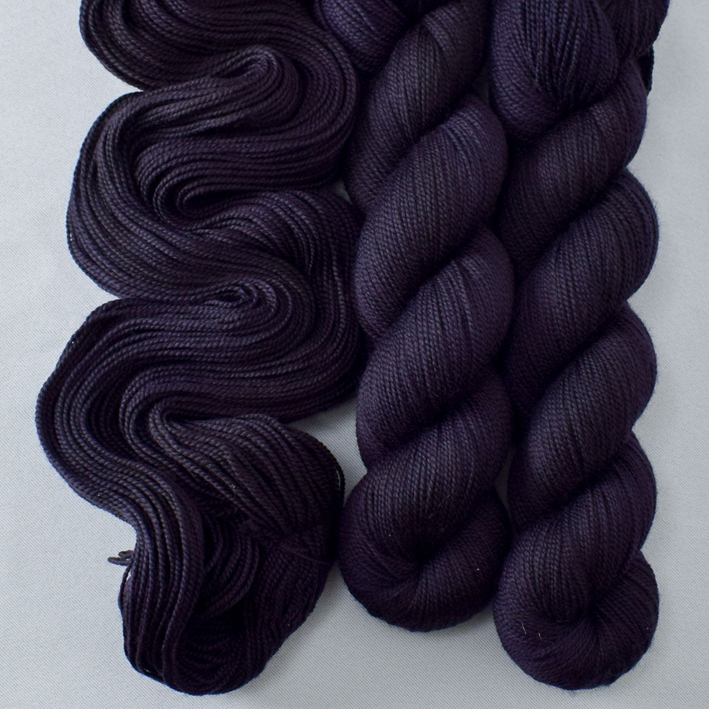 Starling - Miss Babs Yummy 2-Ply superwash Merino wool yarn