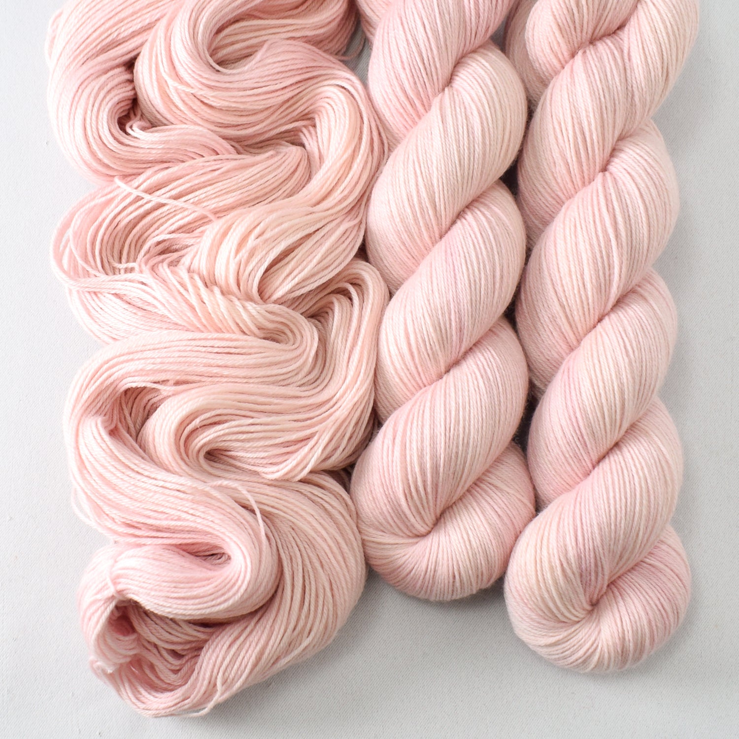 Sugar - Miss Babs Tarte wool blend sock yarn