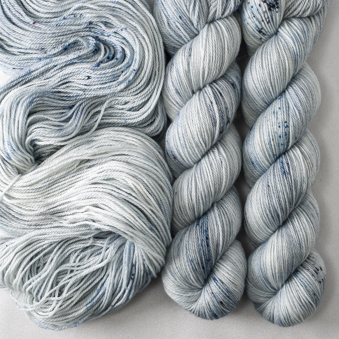 The Magpie - Miss Babs Caroline yarn