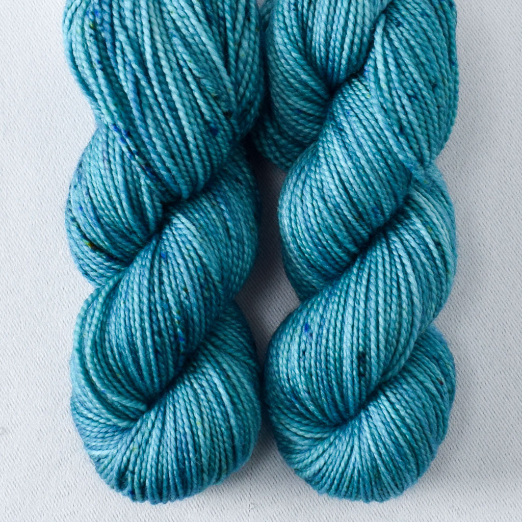 Wide River - Miss Babs Yummy 2-Ply Toes superwash Merino wool yarn