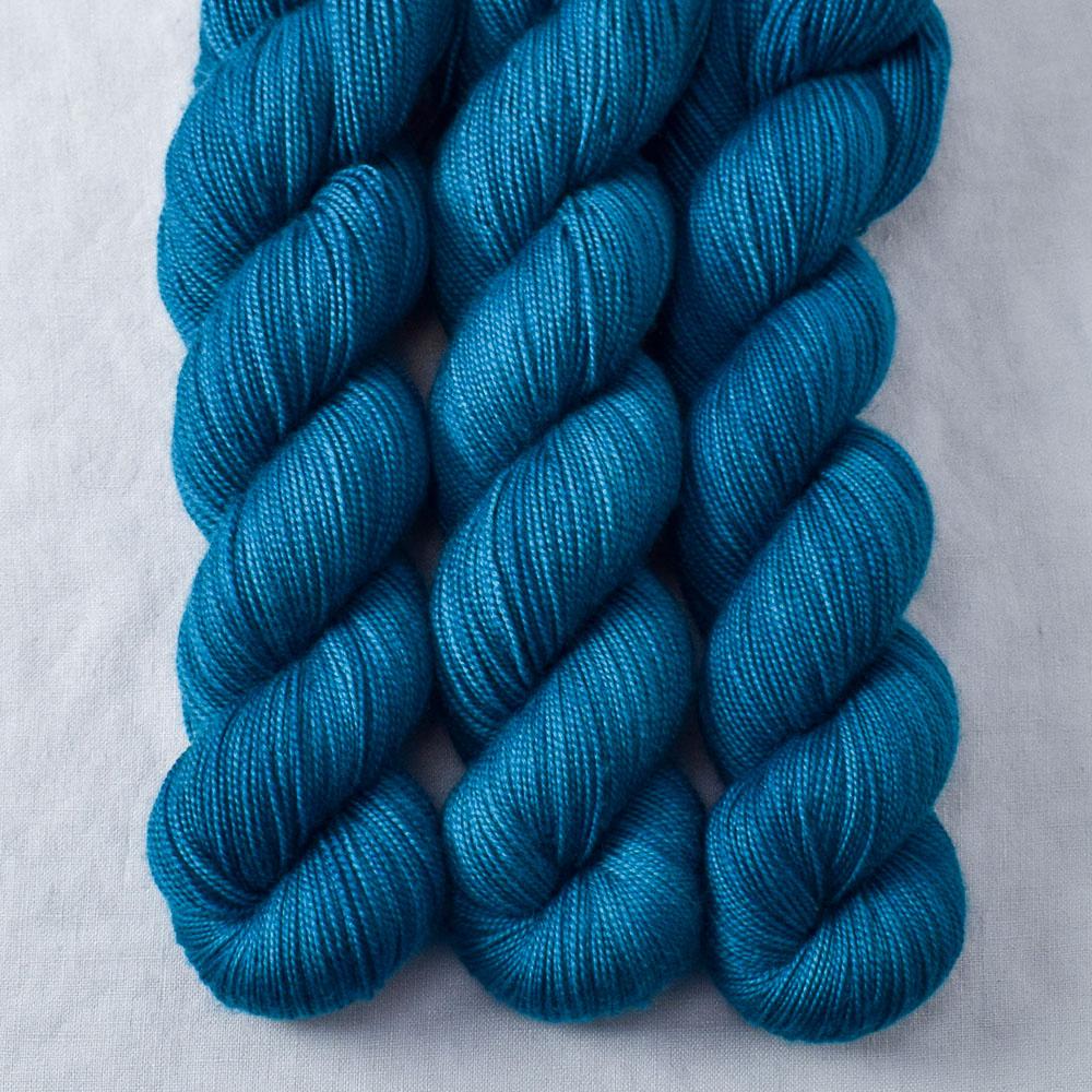 Aegean - Miss Babs Yummy 2-Ply superwash Merino wool yarn