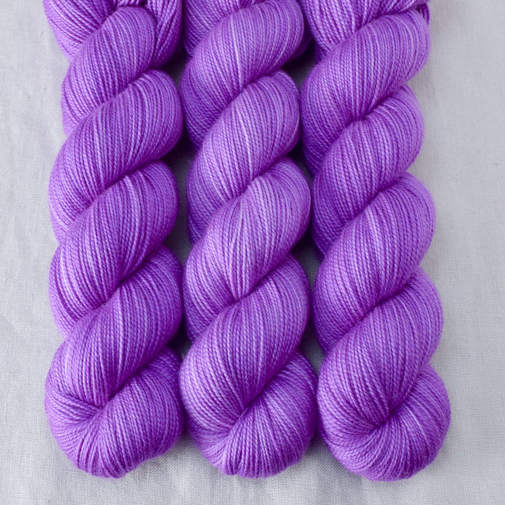Archway - Miss Babs Yummy 2-Ply superwash Merino wool yarn