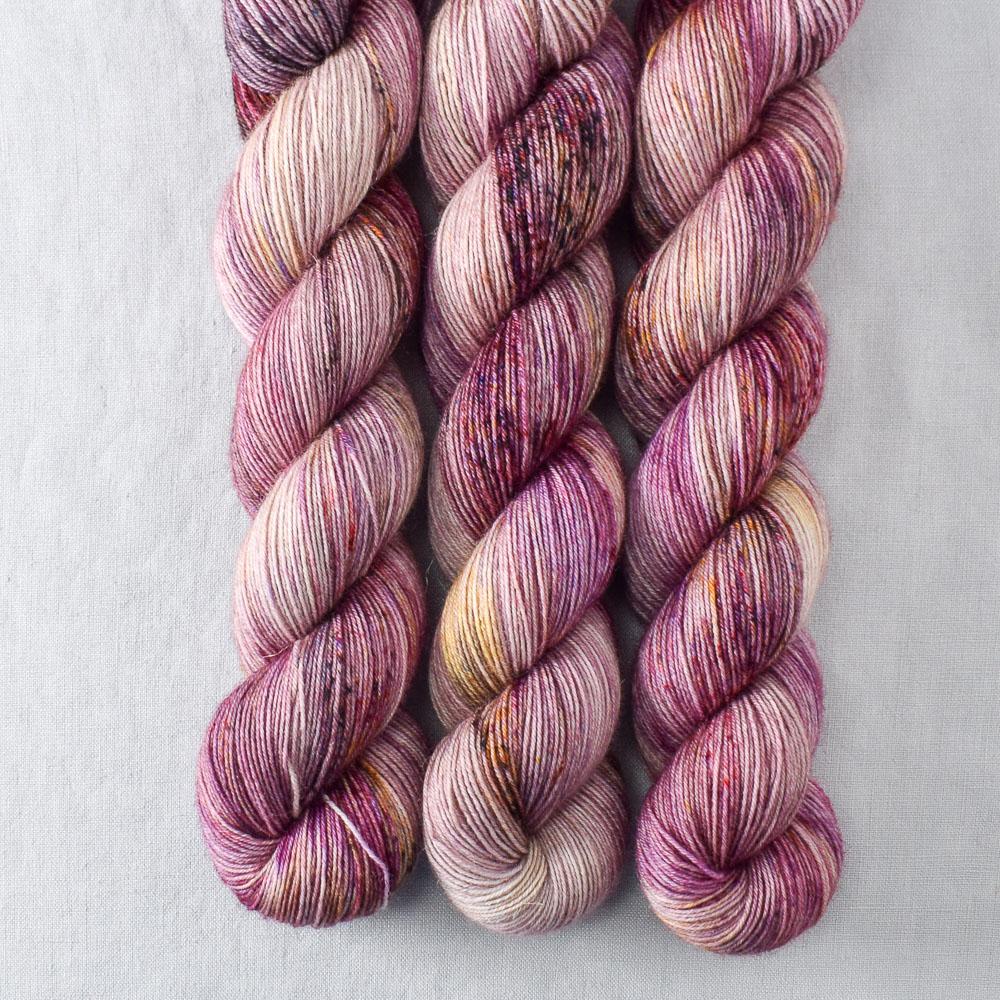 Autumn Toad Lily - Miss Babs Katahdin 437 superwash BFL wool yarn