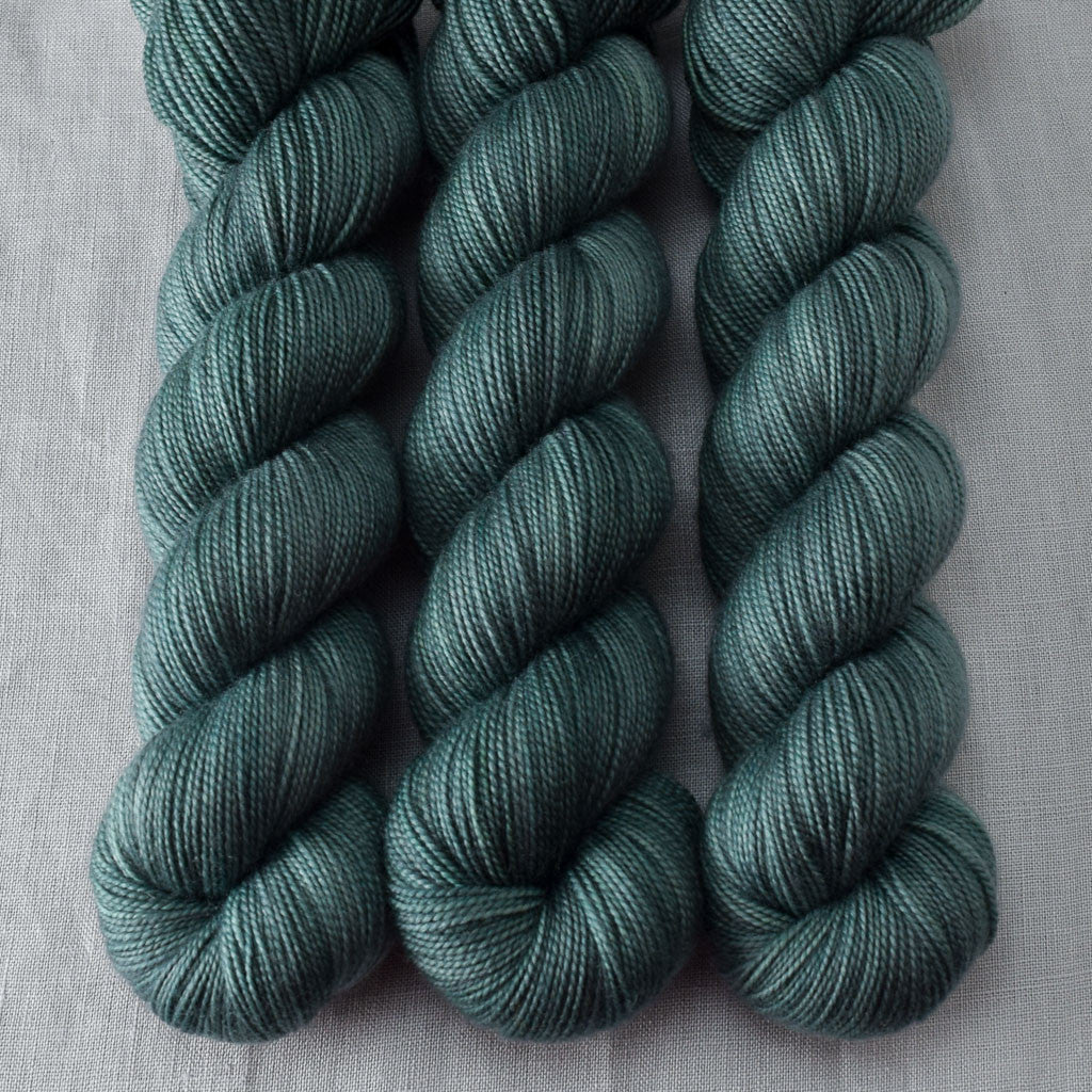 Bederra - Miss Babs Yummy 2-Ply superwash Merino wool yarn