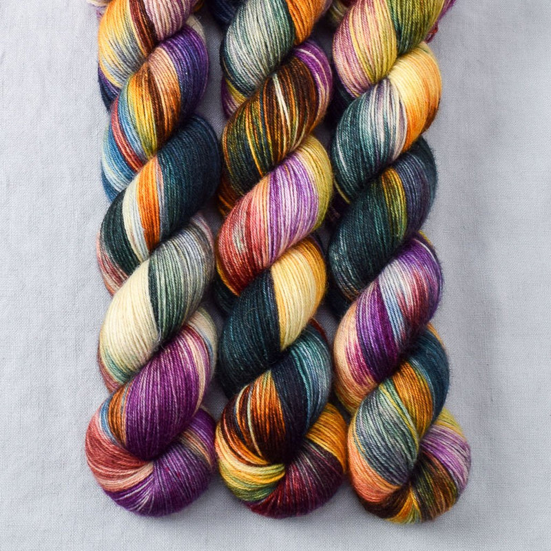 Bewitching - Miss Babs Katahdin 437 yarn