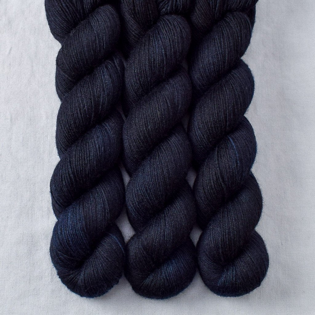 Blackbird - Miss Babs Katahdin 437 superwash BFL wool yarn