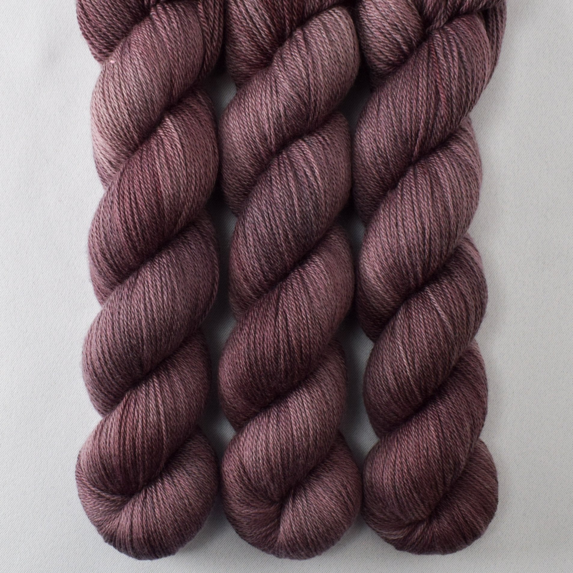 Black Salt - Miss Babs Caroline merino-cashmere-nylon yarn