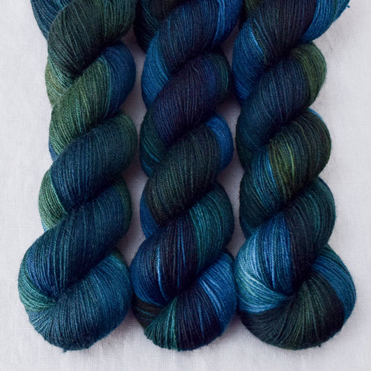 Blue Dasher - Miss Babs Katahdin 437 superwash BFL wool yarn