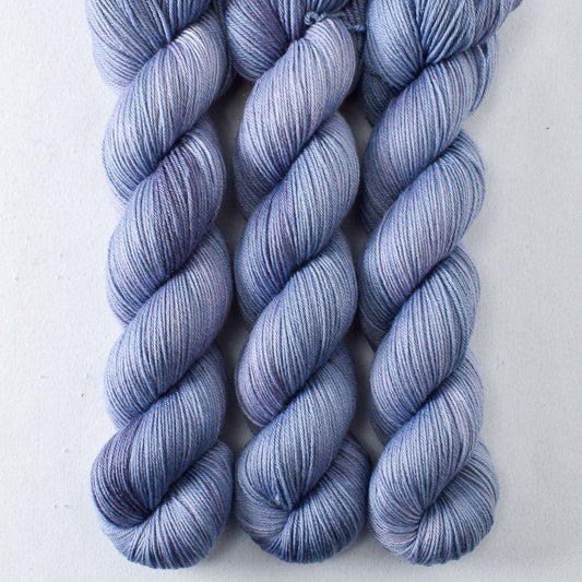 Blue Mussel - Miss Babs Tarte 400 yarn