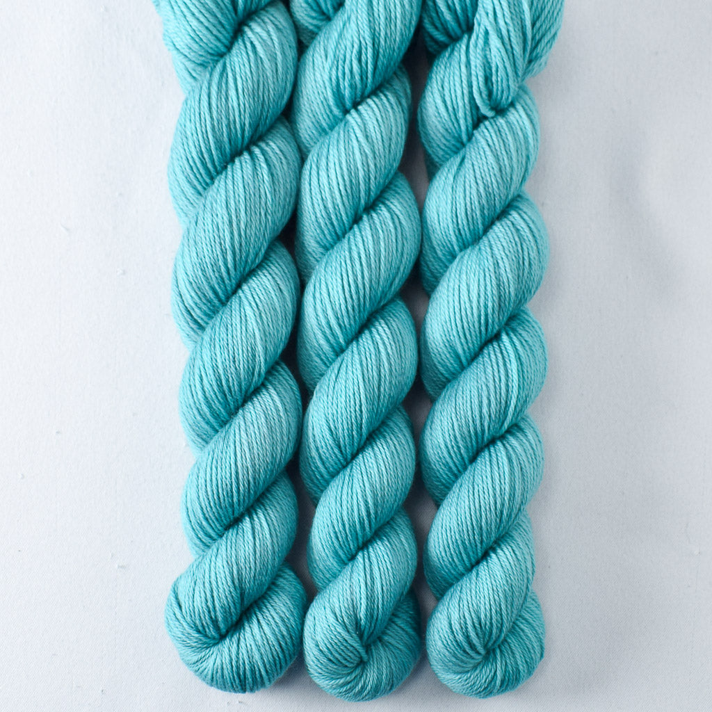 Blue Parakeet - Miss Babs Yowza Mini yarn