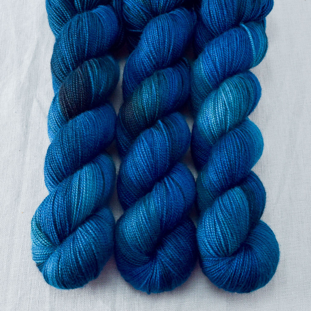 Blue Ridge - Miss Babs Yummy 2-Ply yarn