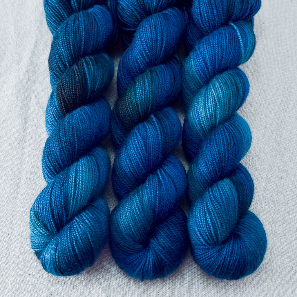 Blue Ridge - Miss Babs Yummy 2-Ply superwash Merino wool yarn