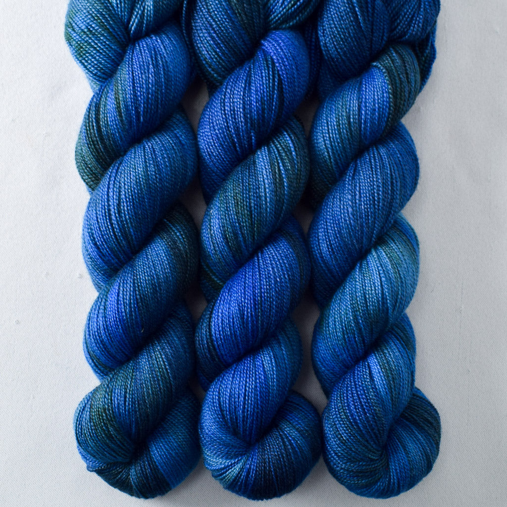 Blue Ridge - Miss Babs Avon yarn