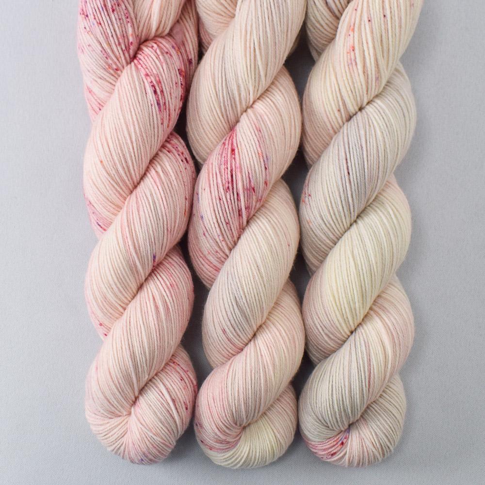 Blusher - Miss Babs Putnam yarn