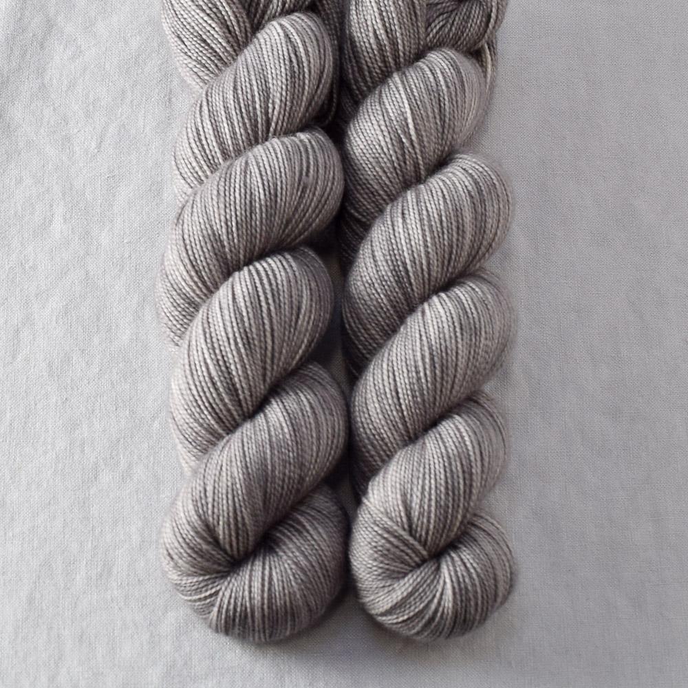 Botteri's Sparrow - Miss Babs Yummy 2-Ply superwash Merino wool yarn