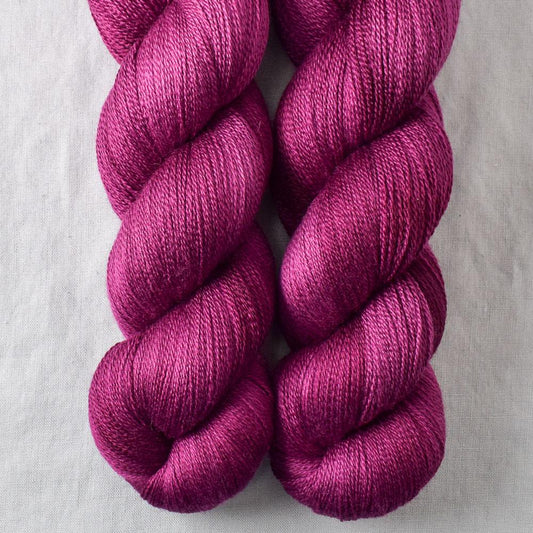 Bougainvilea - Miss Babs Yearning yarn