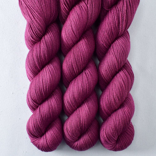 Bougainvillea - Miss Babs Avon yarn