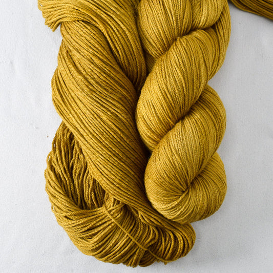 Box Turtle - Miss Babs Yowza yarn