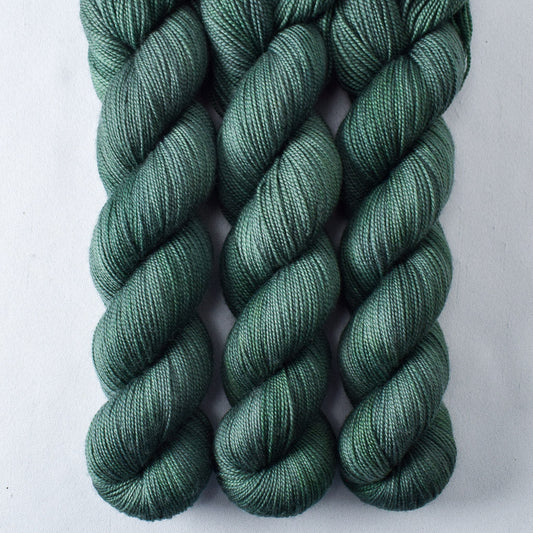 Brammo Bay - Miss Babs Yummy 2-Ply superwash Merino wool yarn