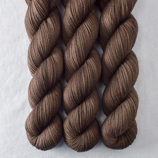 Bruin - Miss Babs Putnam yarn