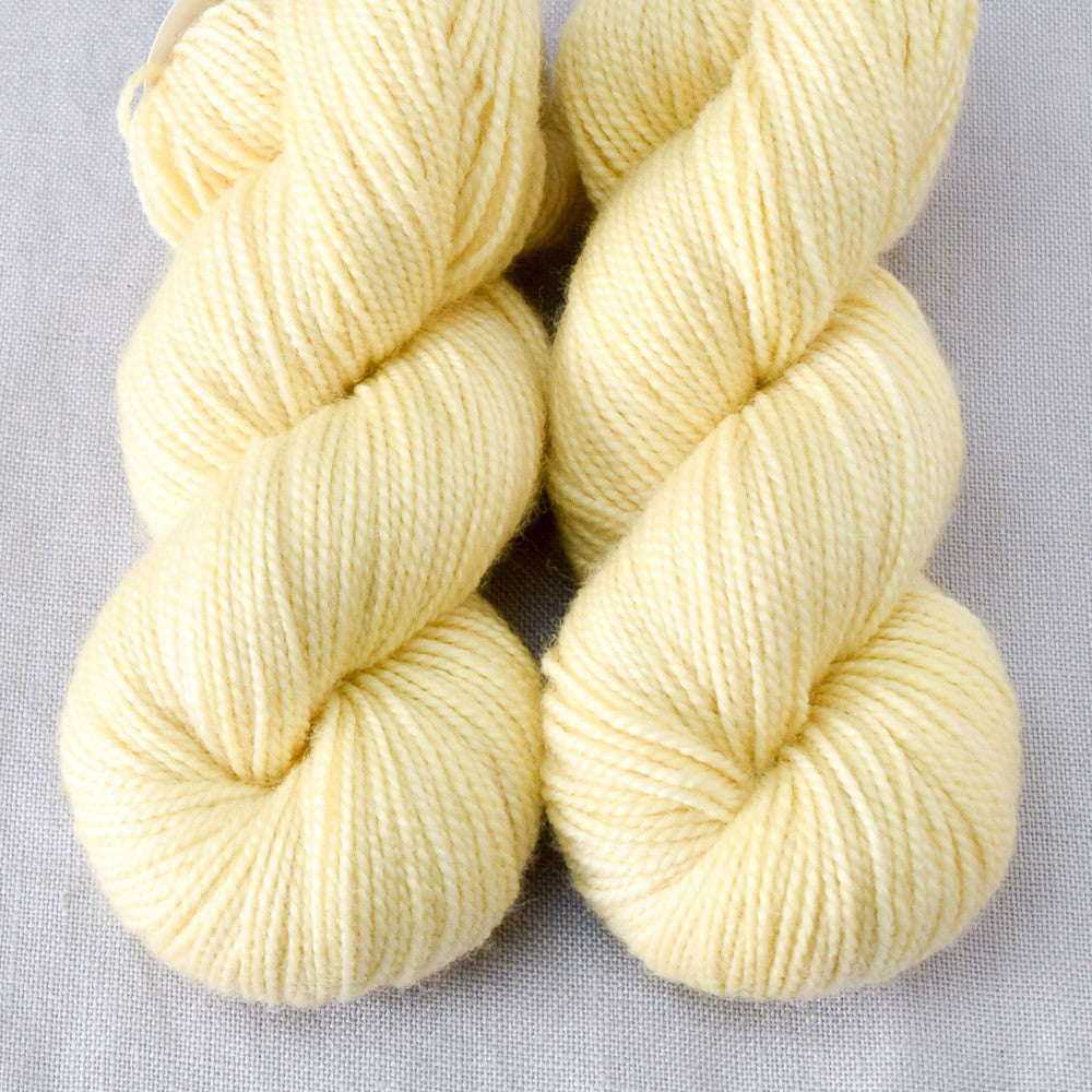Buzz - Miss Babs Yummy 2-Ply Toes superwash Merino wool yarn