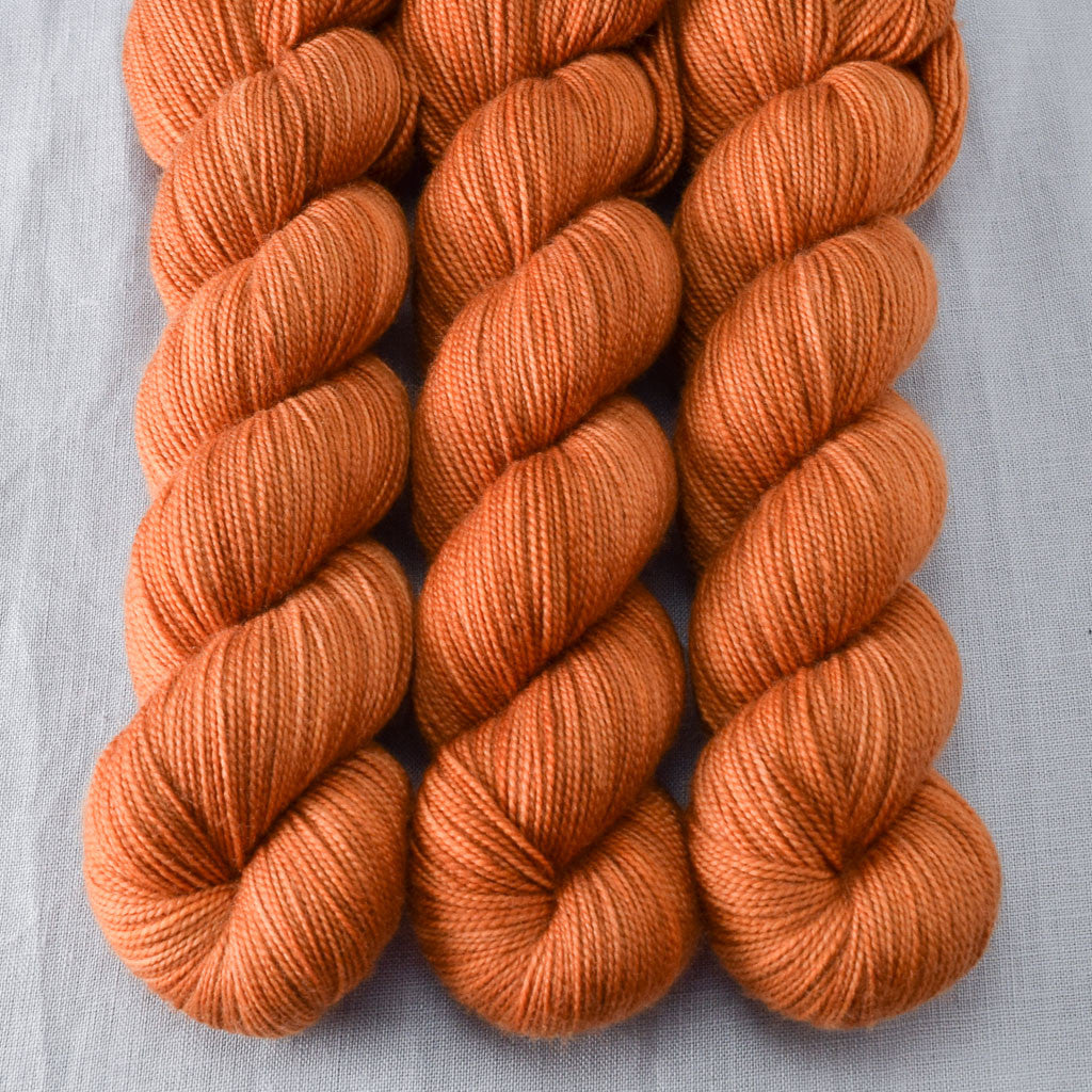 Castor - Miss Babs Yummy 2-Ply superwash Merino wool yarn