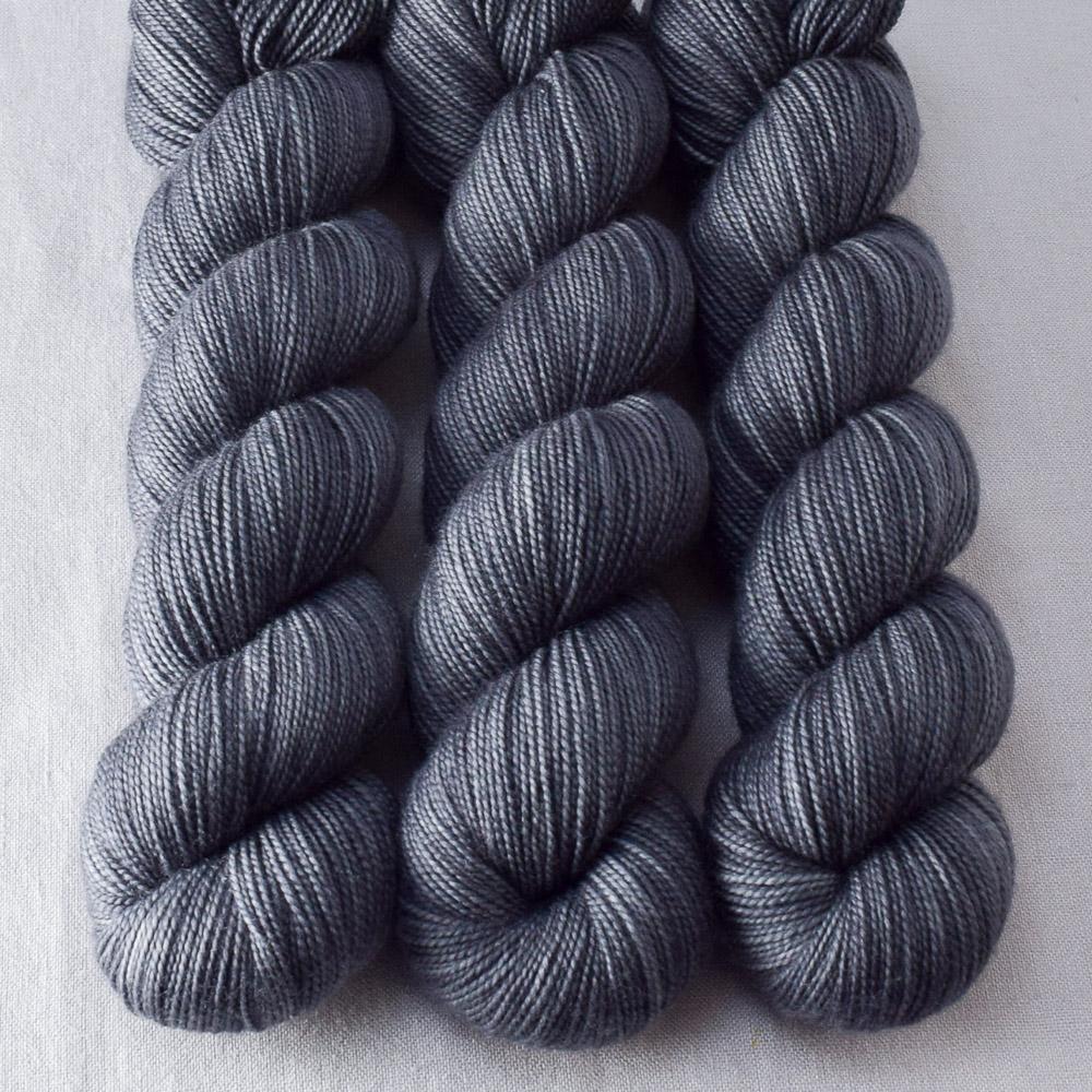 Catbird - Miss Babs Yummy 2-Ply superwash Merino wool yarn