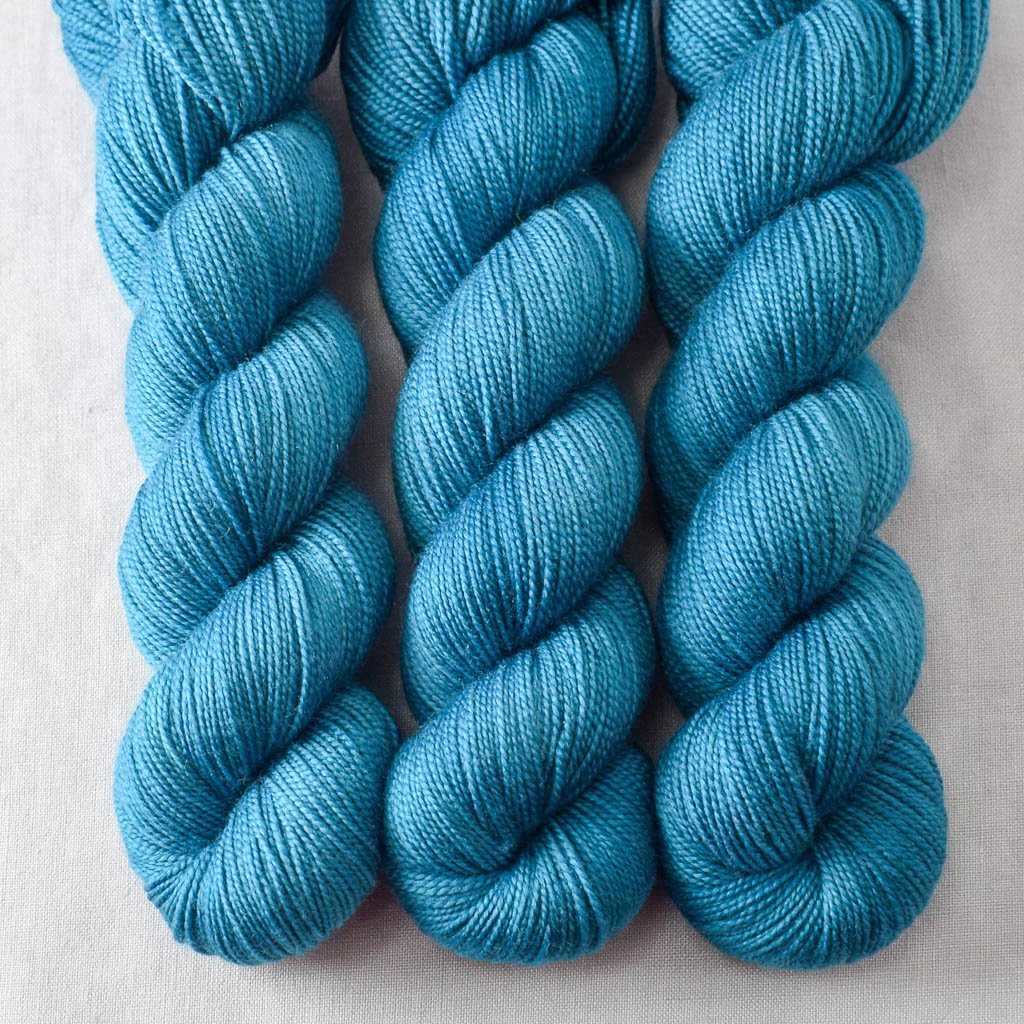 Celtic - Miss Babs Yummy 2-Ply superwash Merino wool yarn