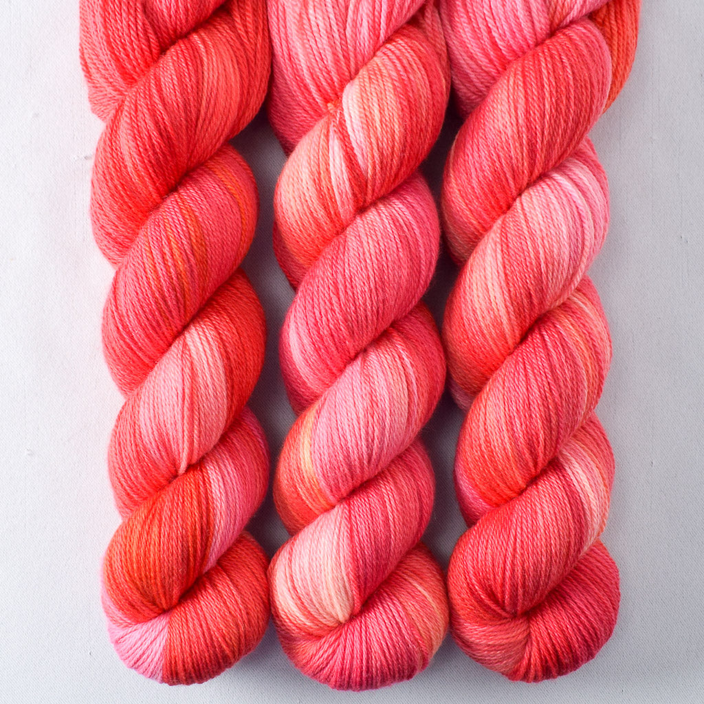 Chasing Dawn - Miss Babs Caroline merino-cashmere-nylon yarn