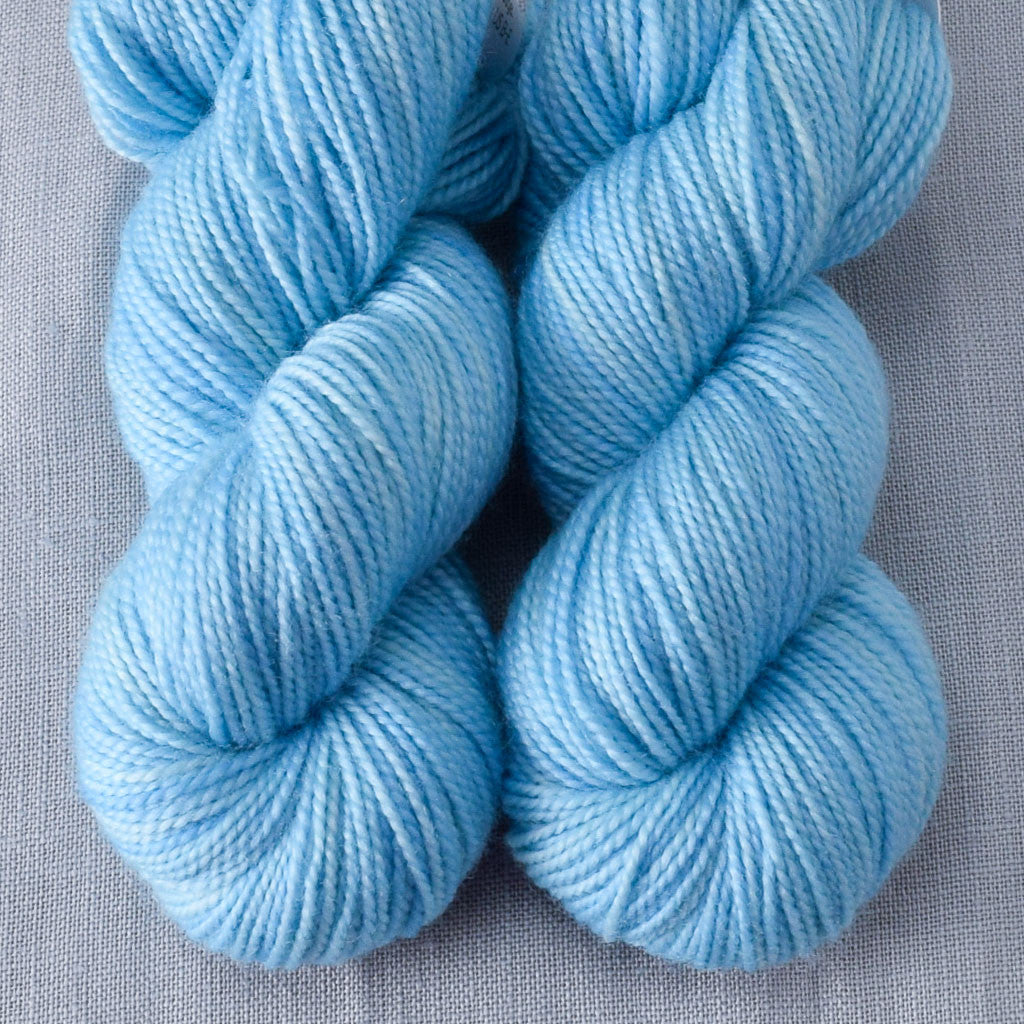 Chirp - Miss Babs Yummy 2-Ply Toes superwash Merino wool yarn