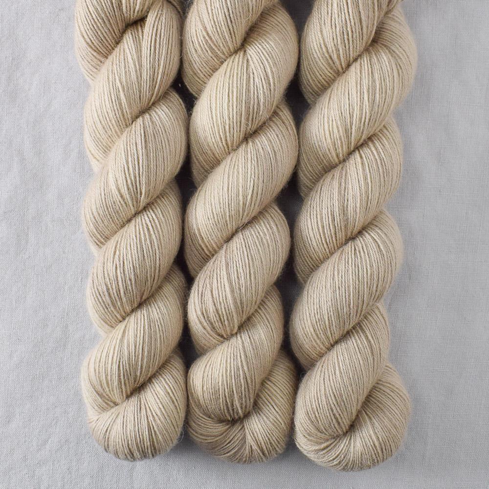 Coastal Fog - Miss Babs Katahdin 437 superwash BFL wool yarn