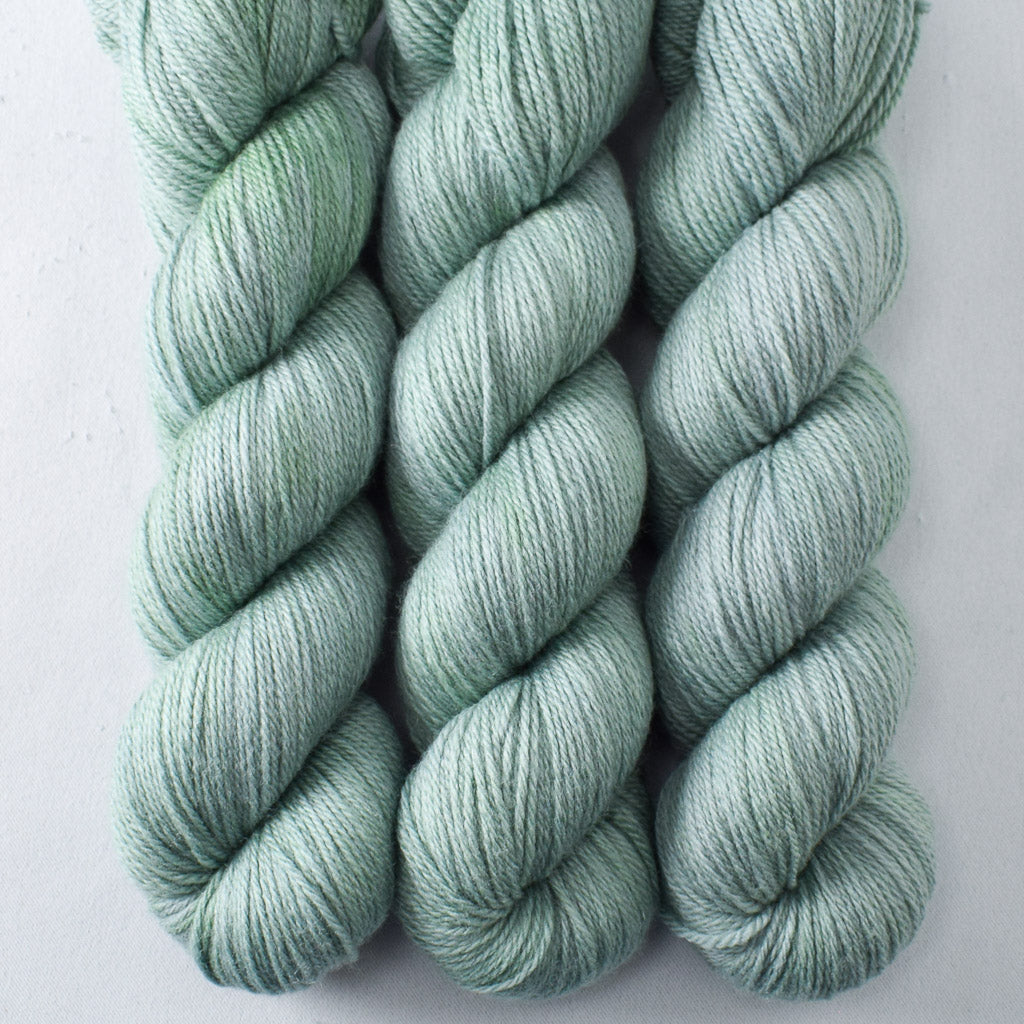 Coconut Bay - Miss Babs Killington 350 yarn