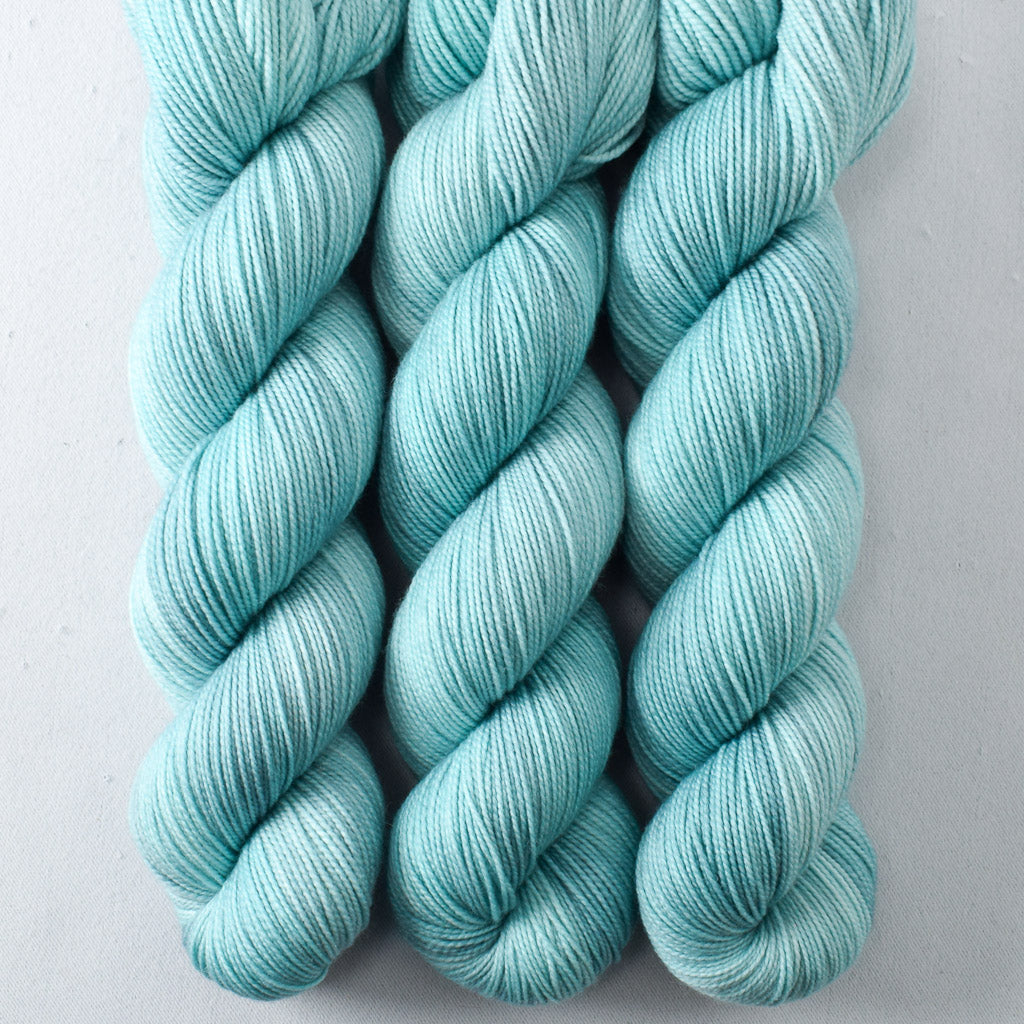 Comets - Miss Babs Yummy 2-Ply superwash Merino wool yarn
