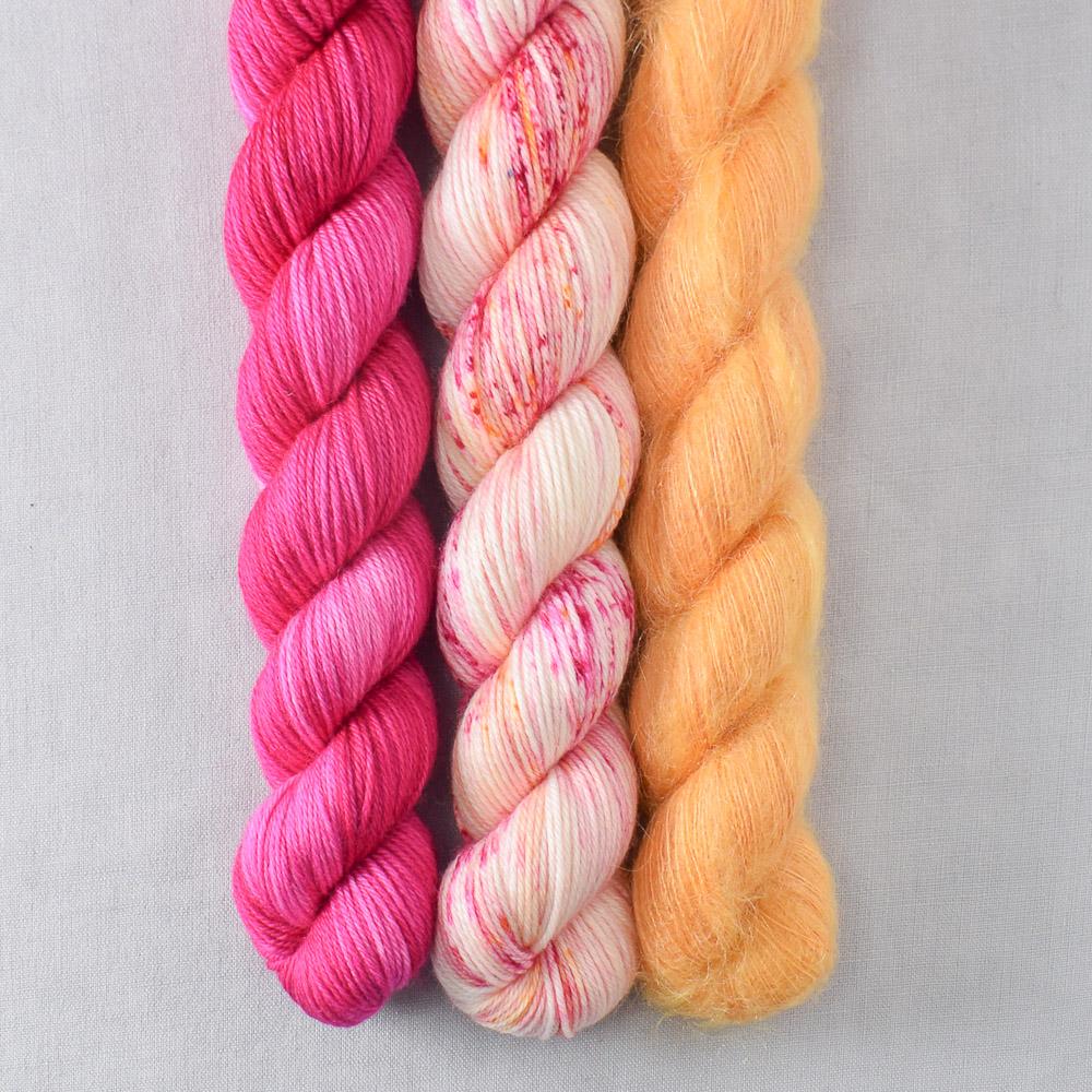 Coreopsis, Hot to Trot, Spotted Flowers - Miss Babs Pillowy Cowl Set