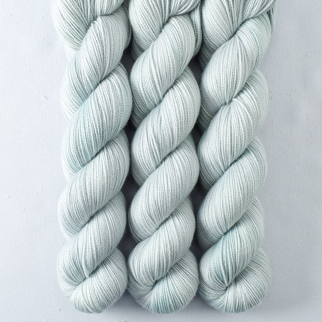 Coventry - Miss Babs Avon yarn