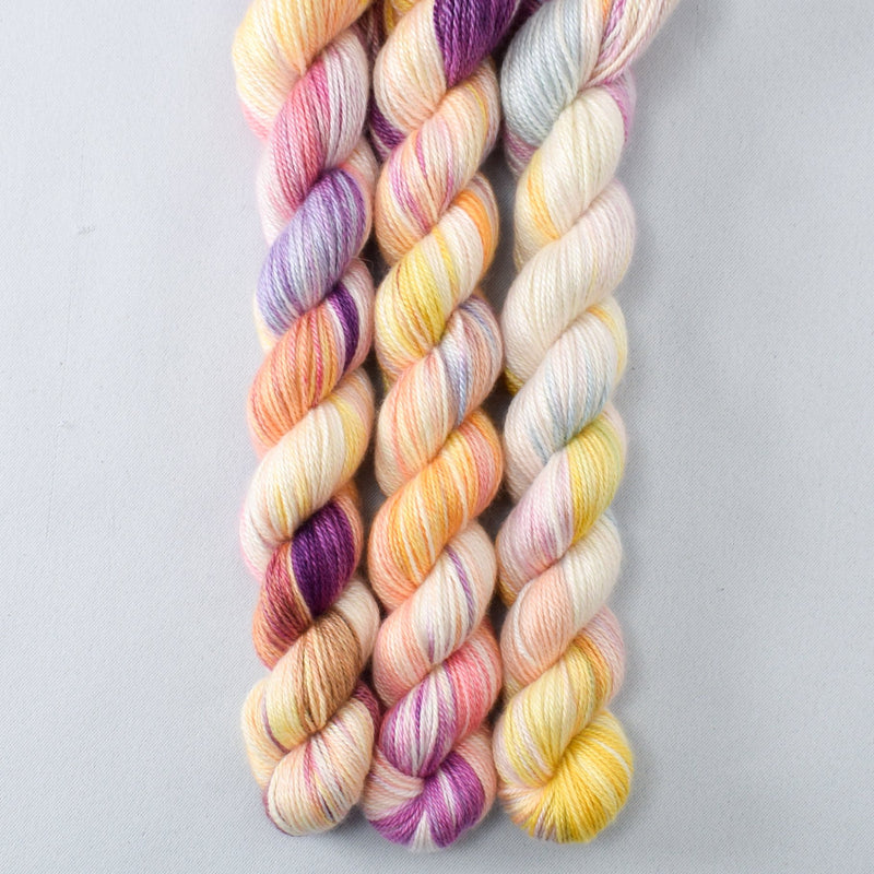 Daisies - MDSW 2021 - Miss Babs Sojourn yarn