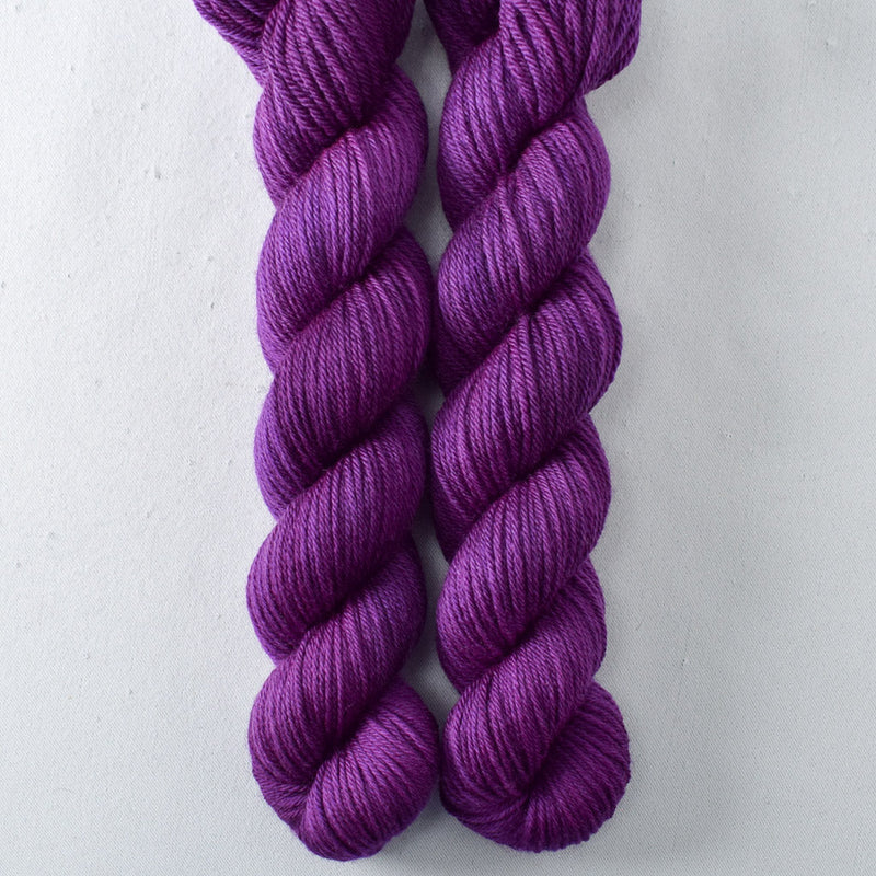 Dark Scorpio - Miss Babs Yowza Mini yarn