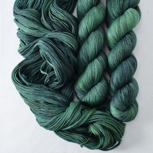 Delectable - Miss Babs Avon yarn