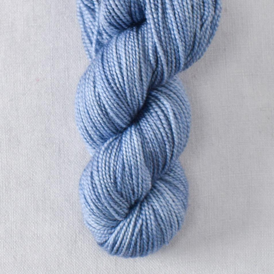 De Nimes - Miss Babs Yummy 2-Ply Toes superwash Merino wool yarn