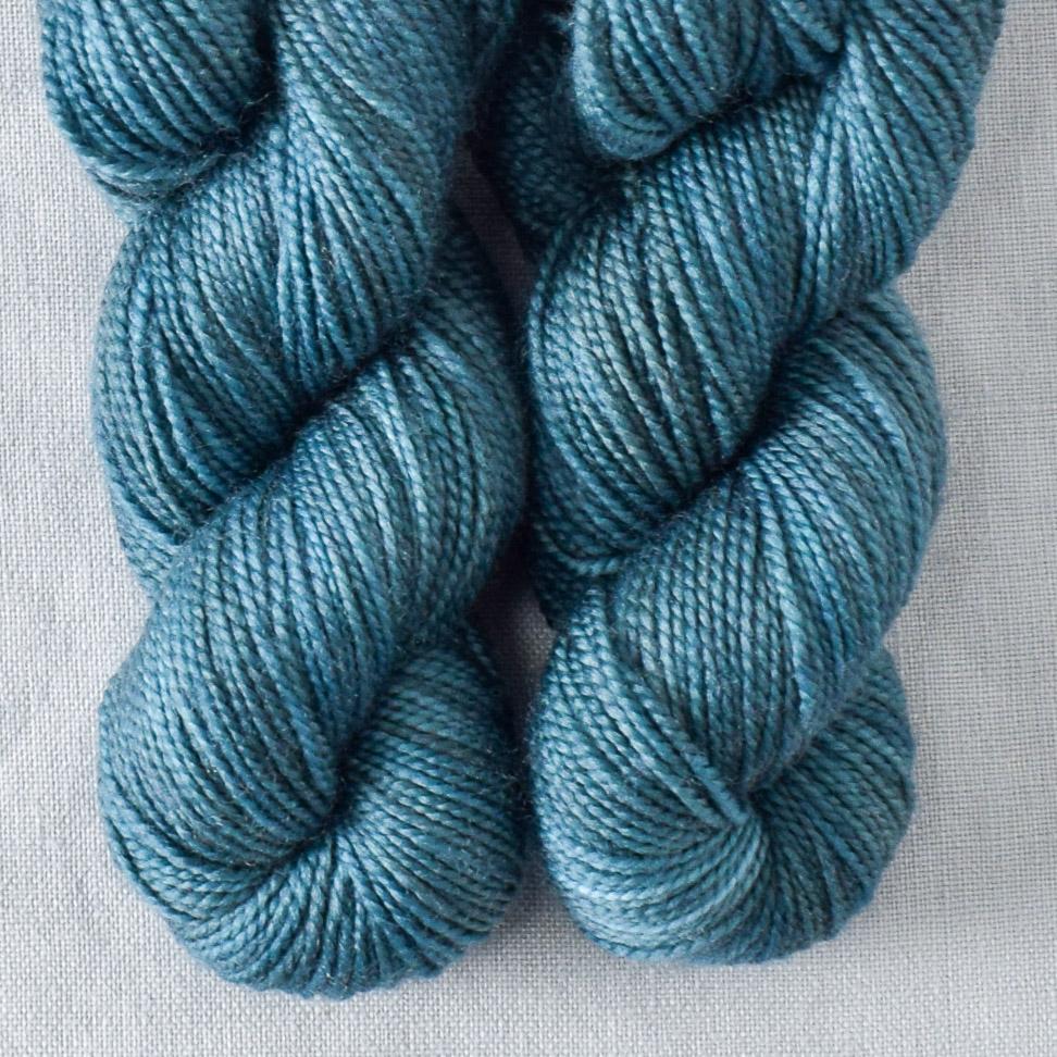 Dew - Miss Babs Yummy 2-Ply Toes superwash Merino wool yarn