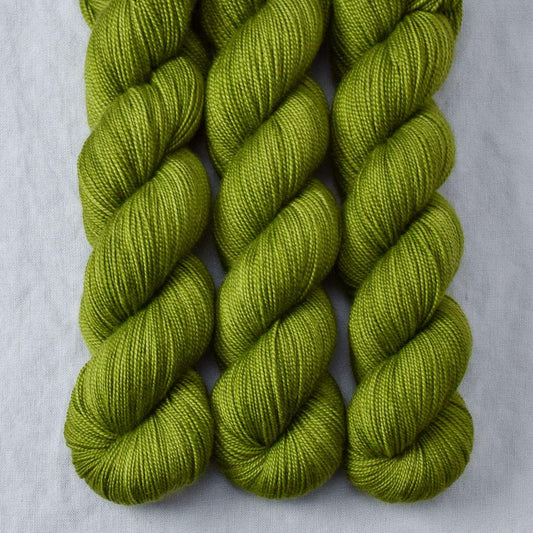 Dragonclaw - Miss Babs Yummy 2-Ply yarn