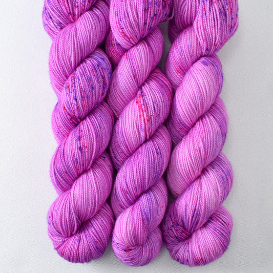 Dream House - Miss Babs Yummy 2-Ply yarn