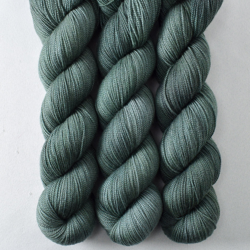 Dunk - Miss Babs Avon Yarn