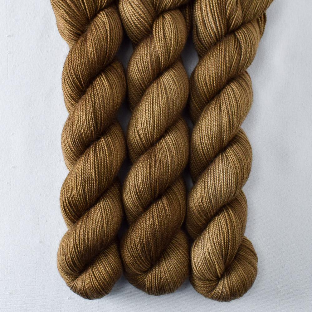 Dutch Iris 12 - Miss Babs Yummy 2-Ply superwash Merino wool yarn
