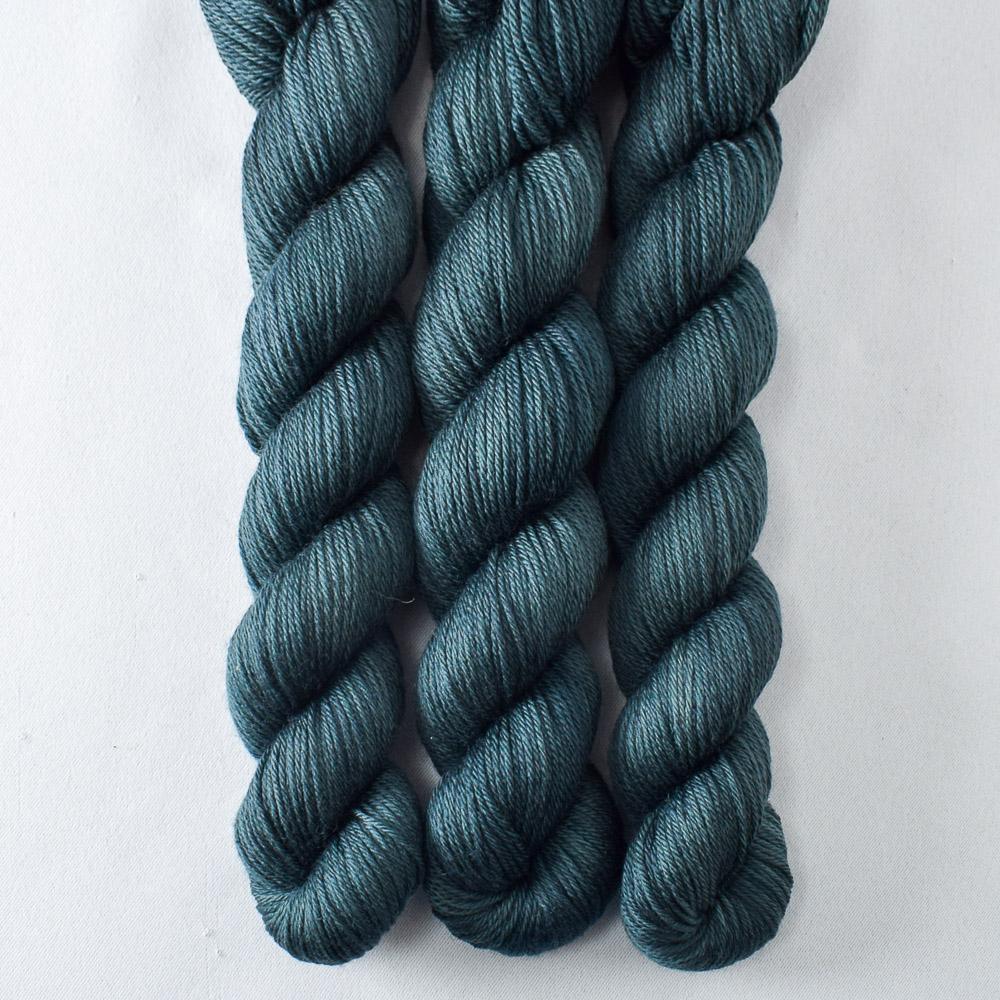 Dutch Iris 4 - Miss Babs Yowza Mini superwash Merino wool yarn