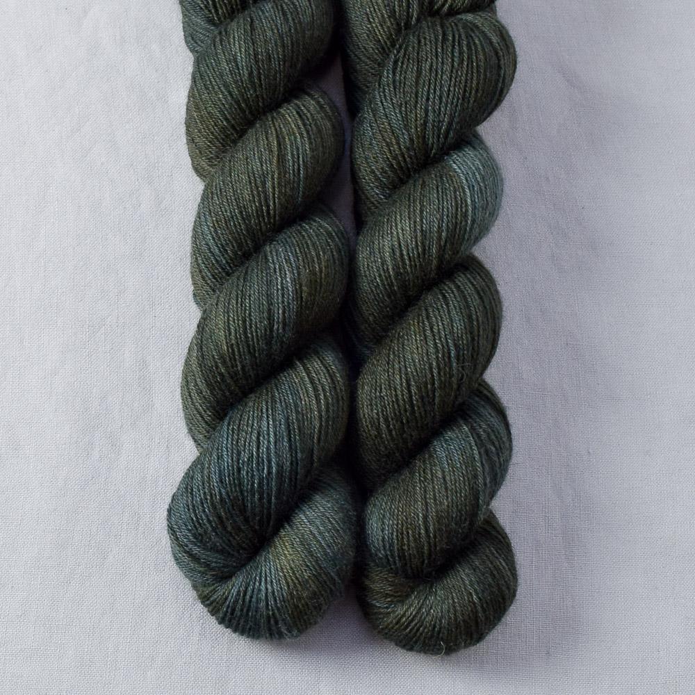Dutch Iris 7 - Miss Babs Katahdin 437 superwash BFL wool yarn