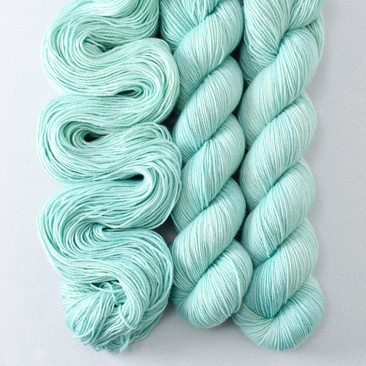 Easy Sway - Miss Babs Estrellita yarn